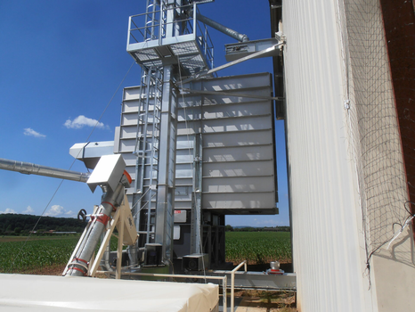 Циклическая шахтная зерносушилка Strahl 407AR