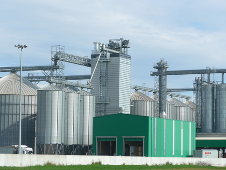 Поточная шахтная зерносушилка с рекуперацией воздуха Strahl 13000FR