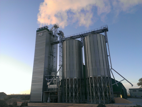 Поточная шахтная зерносушилка с рекуперацией воздуха Strahl 17000FR