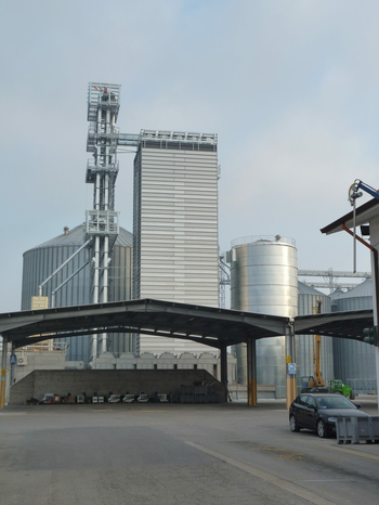 Поточная шахтная зерносушилка с рекуперацией воздуха Strahl 20000FR