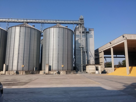 Поточная шахтная зерносушилка с рекуперацией воздуха Strahl 3000FR