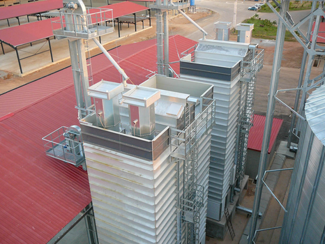 Поточная шахтная зерносушилка с рекуперацией воздуха Strahl 4000FR