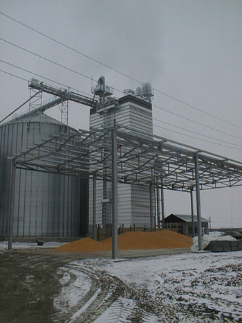 Поточная шахтная зерносушилка с рекуперацией воздуха Strahl 4500FR