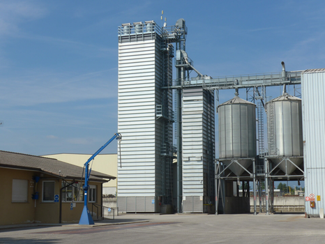 Поточная шахтная зерносушилка с рекуперацией воздуха Strahl 7000FR