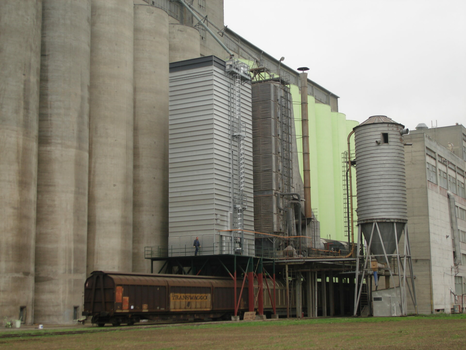 Поточная шахтная зерносушилка с рекуперацией воздуха Strahl 8000FR